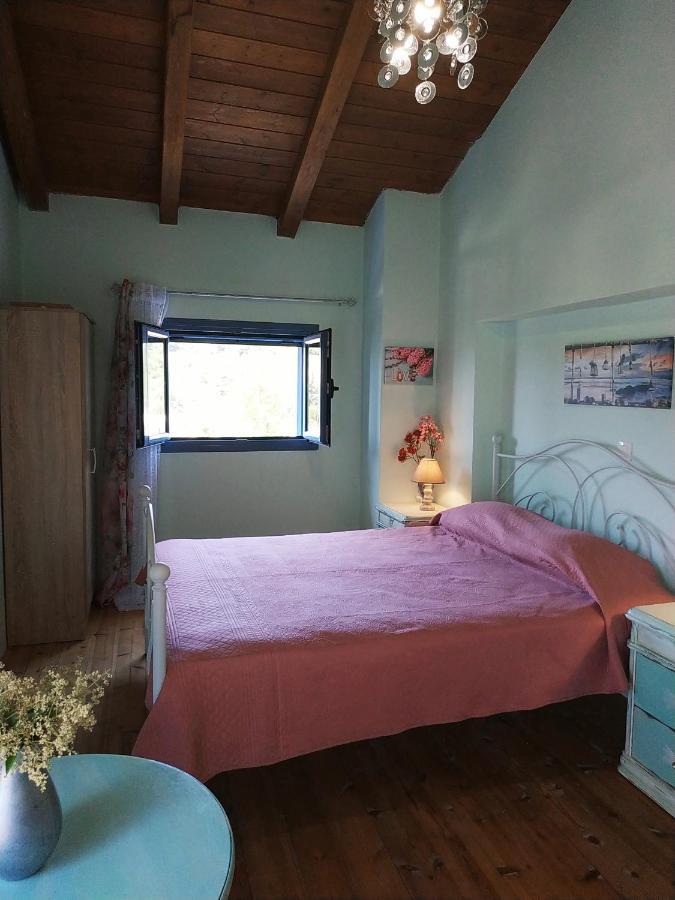 Maria Guesthouse อลิเวรี ภายนอก รูปภาพ