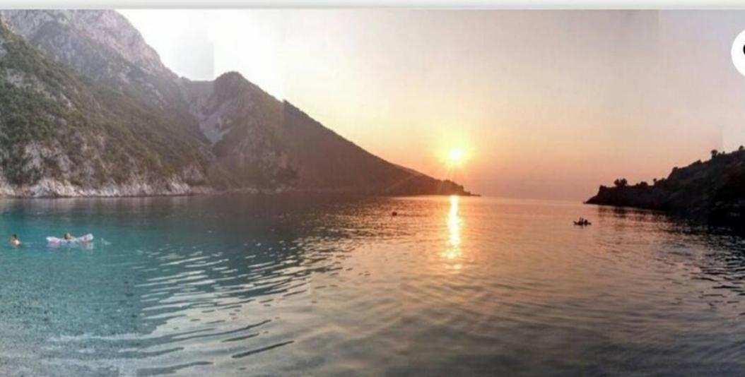 Maria Guesthouse อลิเวรี ภายนอก รูปภาพ