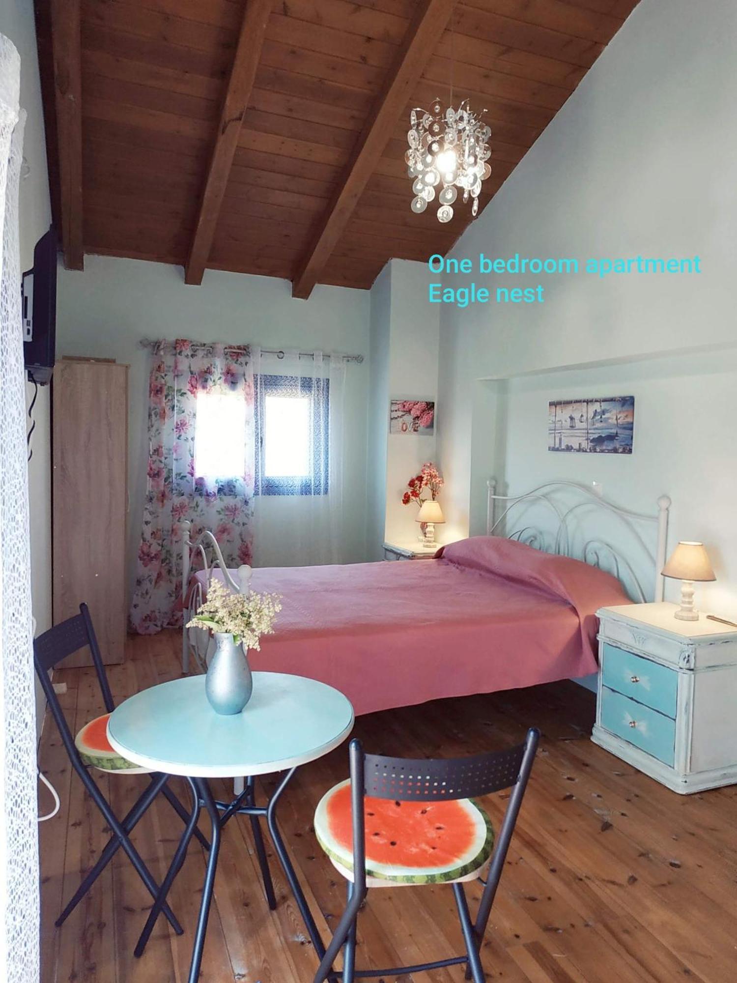 Maria Guesthouse อลิเวรี ภายนอก รูปภาพ