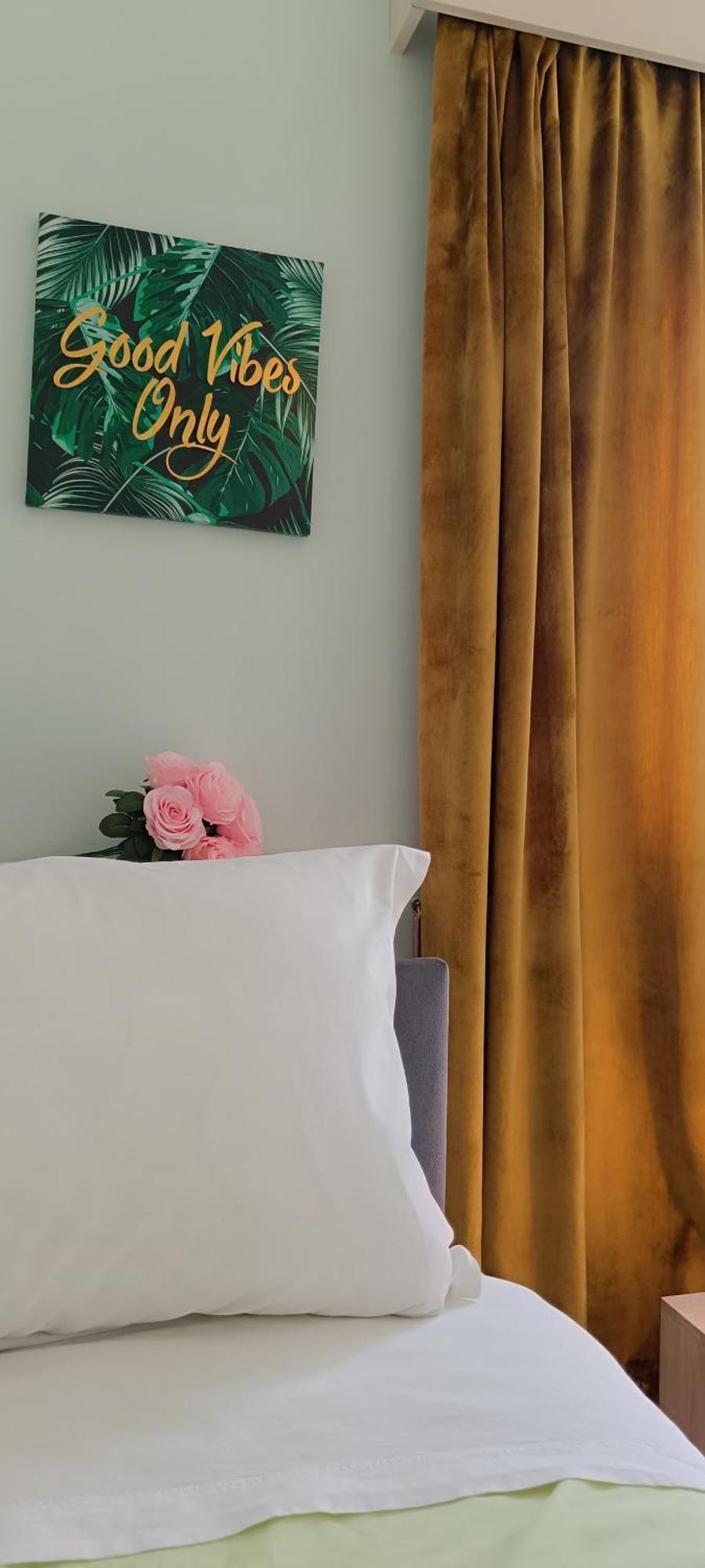 Maria Guesthouse อลิเวรี ห้อง รูปภาพ