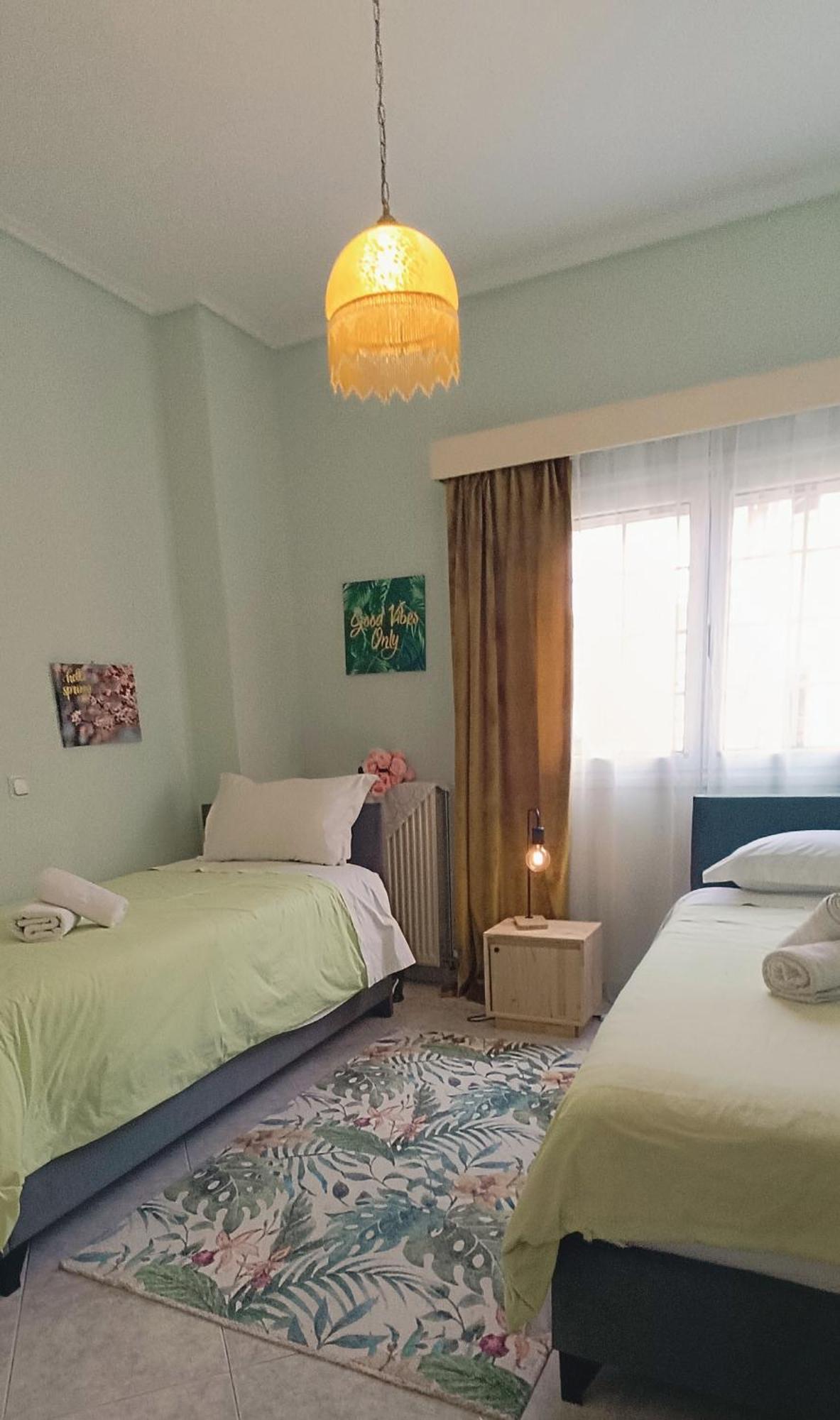 Maria Guesthouse อลิเวรี ห้อง รูปภาพ